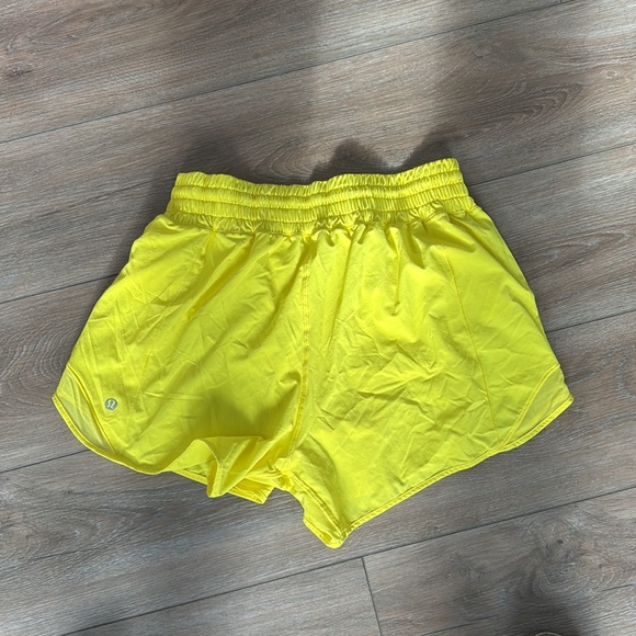 Lululemon Hotty Hot Short - Picture 2 of 5